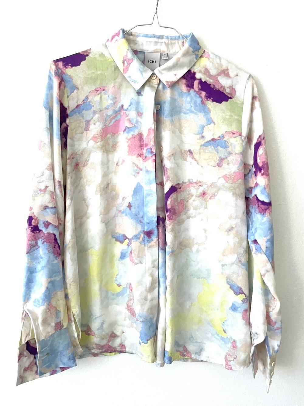 Ichi cloudy sky pastel satin top